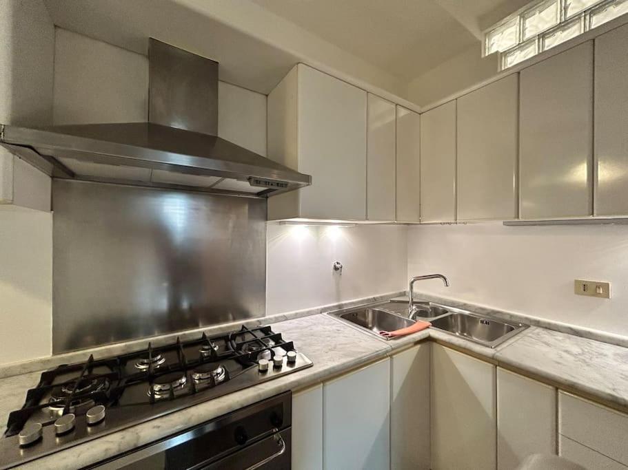 Elegant 3 Bedrooms Colosseum - San Giovanni Apartment