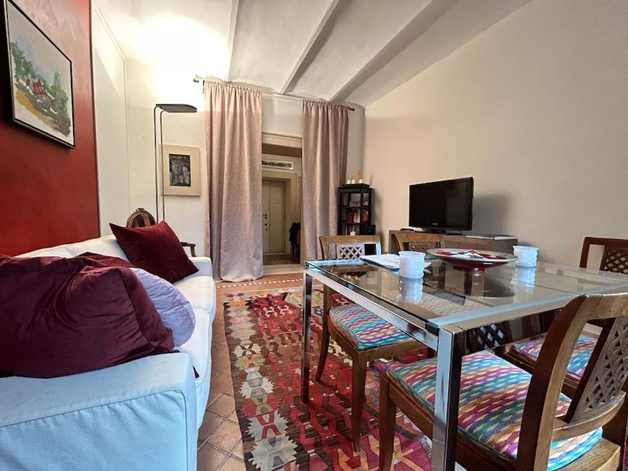 Elegant 3 Bedrooms Colosseum - San Giovanni Apartment Rom