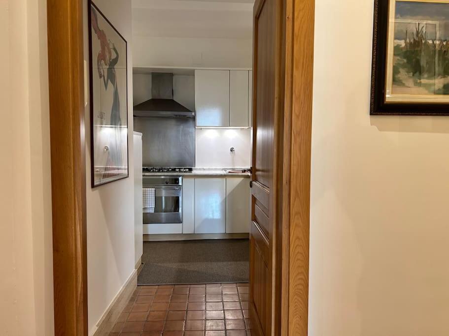 Elegant 3 Bedrooms Colosseum - San Giovanni Apartment