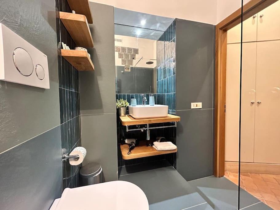 Elegant 3 Bedrooms Colosseum - San Giovanni * Rom