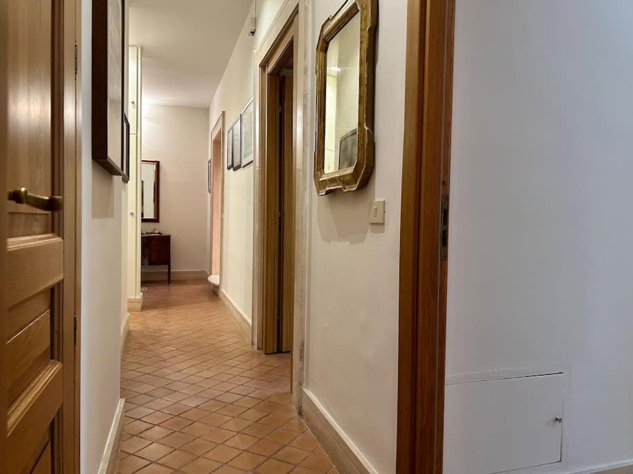 Elegant 3 Bedrooms Colosseum - San Giovanni Apartment Rom