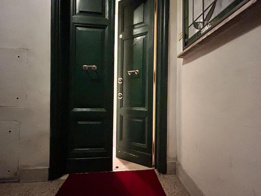 Elegant 3 Bedrooms Colosseum - San Giovanni Apartment Rom