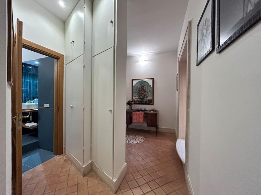 Elegant 3 Bedrooms Colosseum - San Giovanni * Rom